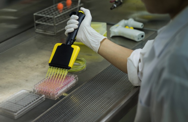 Tarlatamab con durvalumab, i risultati dello studio Dellphi-305 nel Sclc